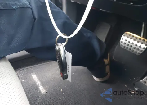 2015 Mercedes-Benz C 300 Sport 4Matic z USA, uszkodzony, nr VIN 55SWF4KB4FU007900